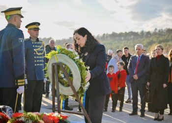 Osmani: Adem Jashari flakadan i përjetshëm i lirisë sonë