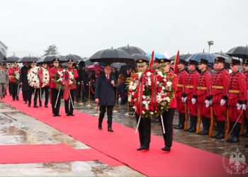 Begaj: 80 vite më parë vendi ynë triumfoi në luftën kundër fashizmit dhe nazizmit