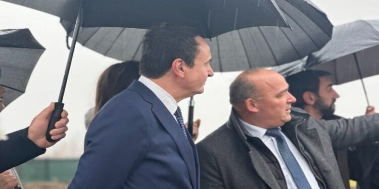 Kurti: Kam qenë në komunikim me presidenten sa i përket politikës së jashtme