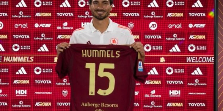 Hummelsi pritet të largohet në janar