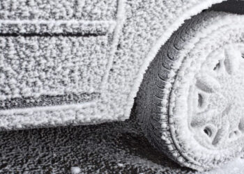 Zvicër: Kërkohet që gomat e dimrit të bëhen të obligueshme