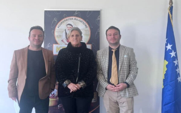 ​Fahrije Hoti thërret konferencë “për të demantuar” ministrin Peci