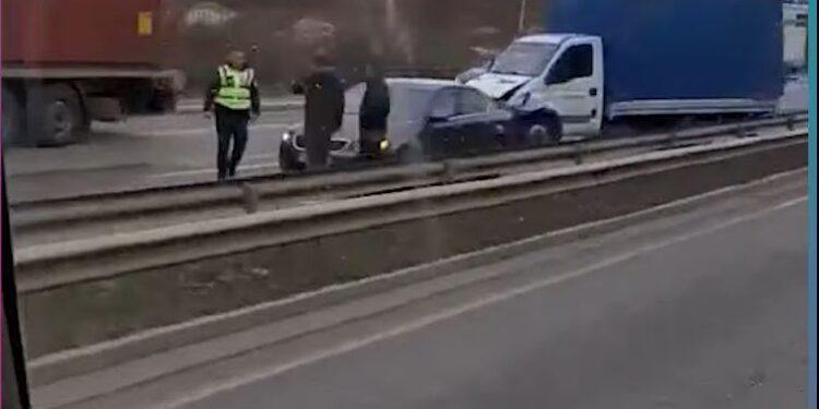 Dy persona të lënduar në aksidentin Pejë – Prishtinë