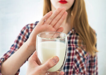 Çfarë i ndodh organizmit nëse i pini antibiotikët me qumësht