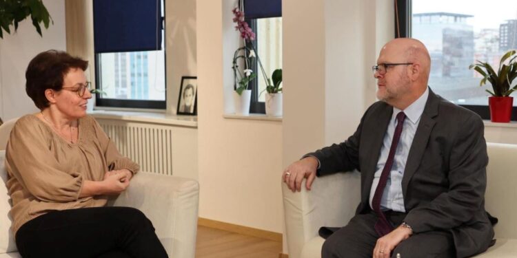 Gërvalla në takim me Hovenier: Të përkushtuar në avancimin e agjendës euroatlantike