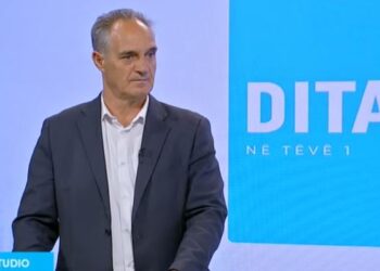 Hasani: Kryeministri e presidentja të kërkojnë nga Trumpi që Gjykata Speciale të përfundojë