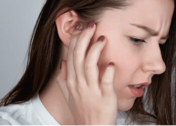 Arsyet e çuditshme të fishkëllimës në vesh