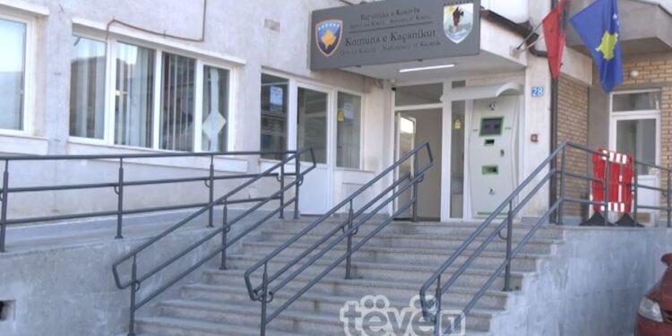 Pronarja e autoshkollës e arrestuar për ryshfet, drejtoreshë në Komunën e Kaçanikut