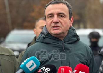 Kurti: Kriminelët dhe terroristët që e kanë shkaktuar sulmin do të përballen me ligjin e Kosovës