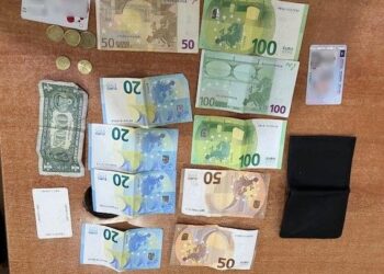 Qytetari e gjen portofolin me 530 euro – e dorëzon në polici në Prizren