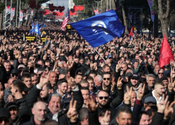 Opozita proteston sot