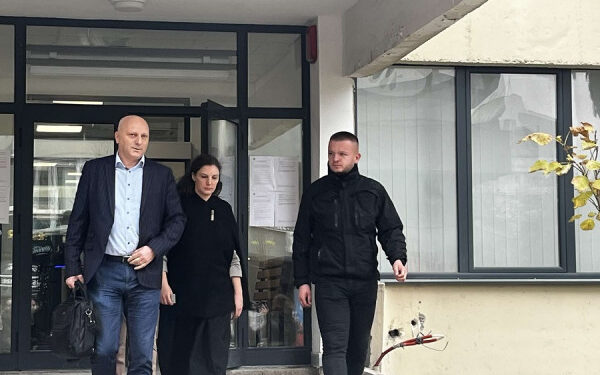 Përfundon intervistimi i ministres Rizvanolli nga Prokuroria Speciale, jep detaje avokati i saj