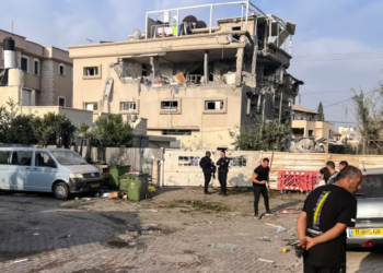 Raketat e Libanit plagosin 11 persona në Izrael