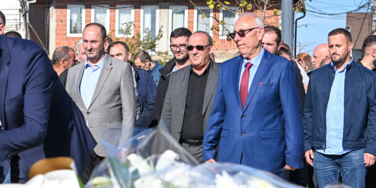 Bulliqi nderon Zhitinë dhe Fazliun: Trashëgimi që frymëzon dhe obligon të vazhdojmë rrugën e zhvillimit të Kosovës