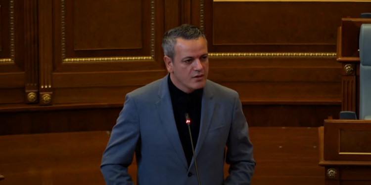 Gashi: RTK dështoi të ofronte shërbimin në interes të publikut si rezultat i politizimit nga LVV