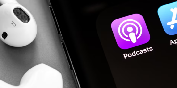 Apple raportohet se ka larguar podkastet e mediave të pavarura ruse