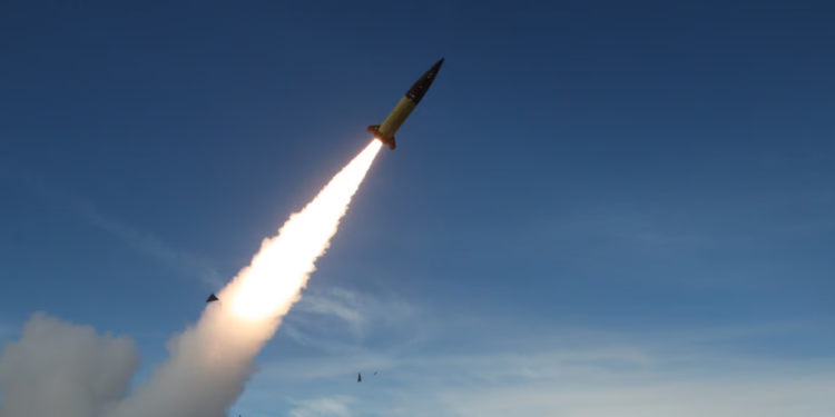 Rusia thotë se Ukraina e sulmoi me raketa amerikane me rreze të gjatë
