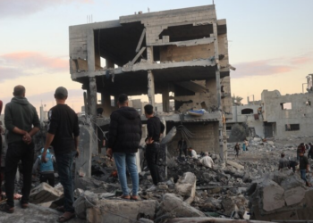 Sulmet izraelite vrasin 15 njerëz në Gazë, thonë zyrtarët shëndetësorë