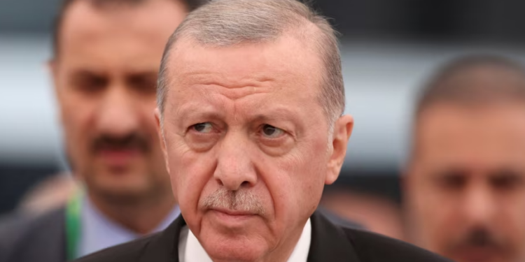 Erdogani e kundërshton vendimin e SHBA-së për armë me rreze të gjatë për Ukrainën