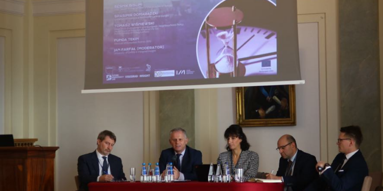 Bislimi në Poloni: Procesi i zgjerimit duhet të jetë i bazuar në meritokraci