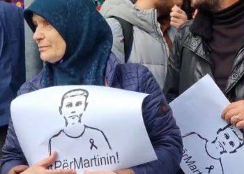 Në Shqipëri protestohet për vrasjen e 14-vjeçarit