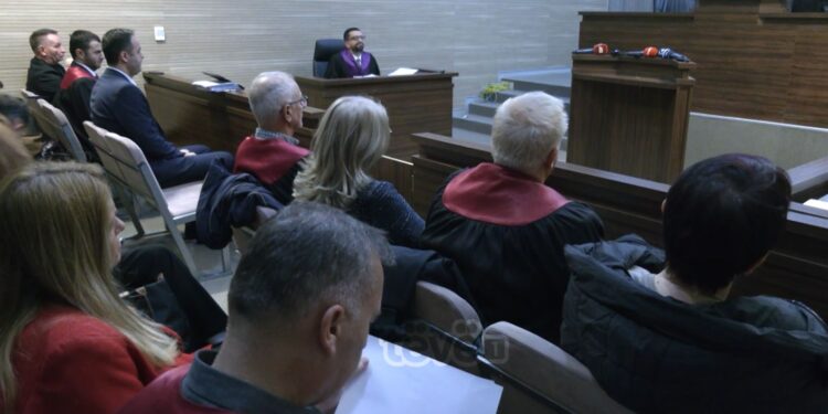 Konjufca dhe të tjerët deklarohen të pafajshëm për hedhjen e gazit lotsjellës në Kuvend