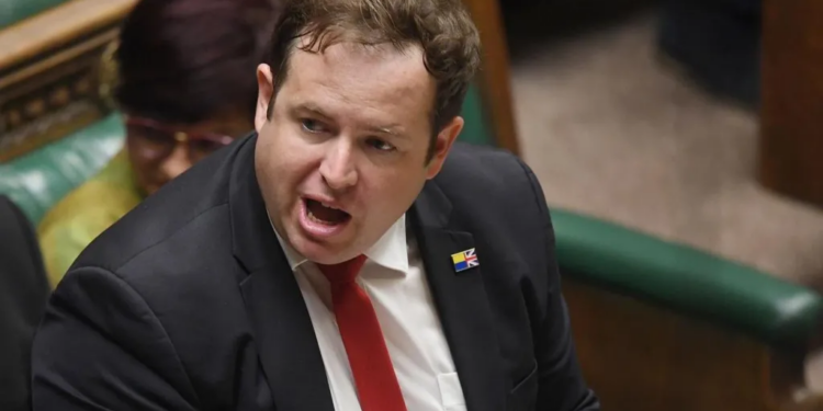 Doughty kërkon që kryerësit e sulmit në Zubin Potok të mbahen përgjegjës