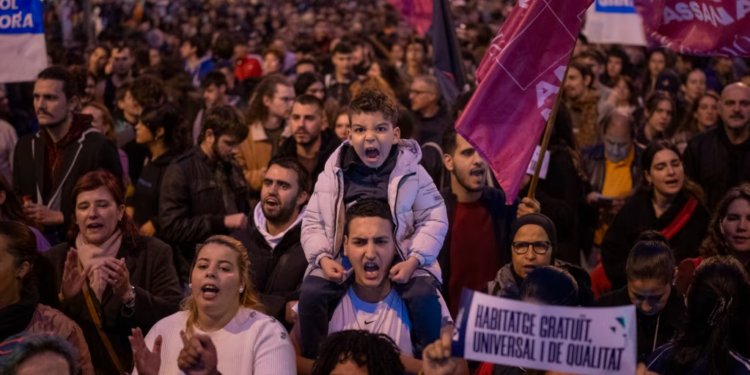 Në Barcelonë protestohet kundër rritjes së çmimeve të qirasë