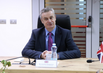 Ambasadori britanik për sulmin në kanalin e ujit: Të hetohet shpejt se a është bërë me qëllim