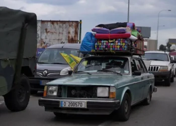 Hyn në fuqi armëpushimi Izrael-Hezbollah, mijëra njerëz fillojnë të kthehen në Libanin jugor