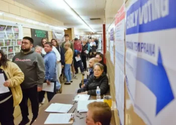Hapet votimi në Arizona, shteti që mund të jetë përcaktues për fituesin