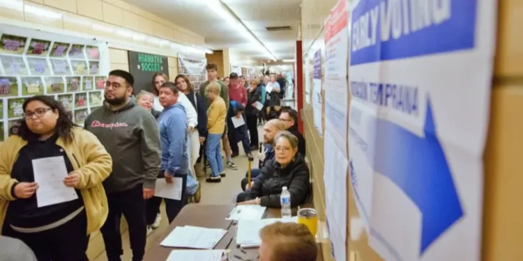 Hapet votimi në Arizona, shteti që mund të jetë përcaktues për fituesin