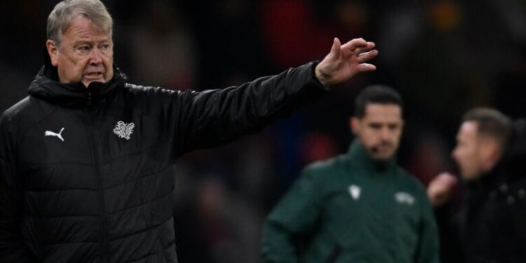 Trajneri i Islandës jep dorëheqje para ndeshjes me Kosovën