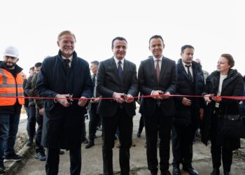 Kurti dhe Peci në Gjakovë për projektin e sistemit të ujitjes Radoniq-Dukagjin