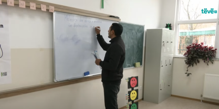 Vetëm dy mësues të komunitetit ashkali në Ferizaj