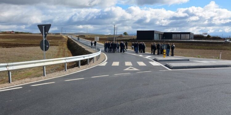 Ndërpritet qarkullimi në segmentin Kijevë-Dollc, bëhet minimi shkëmbor