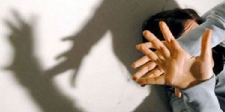 Dhunohet një femër në Pejë