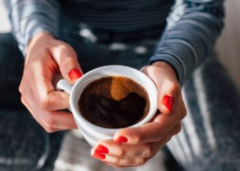 Katër rastet kur nuk duhet ta pini kafen