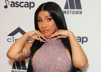 ​Cardi B ngacmon fansat për emrin e foshnjës së saj të tretë
