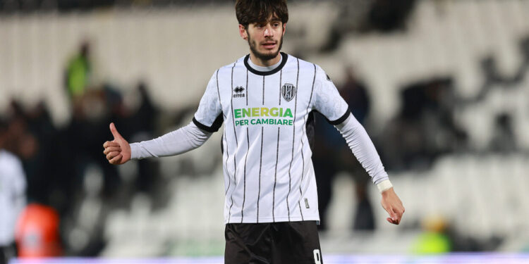 Shpendi gati ta lë Shqipërinë për Italinë