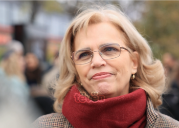 Motra e Ismet Krasniqit kujton momentet e fundit para rënies së dëshmorit