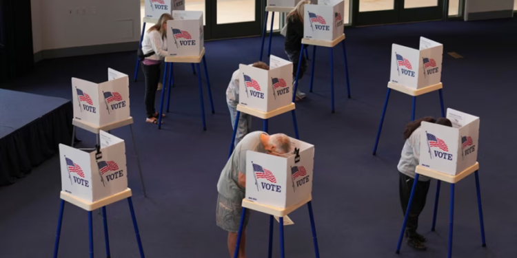 Zgjedhjet në ShBA – Nis mbyllja e vendvotimeve në disa shtete