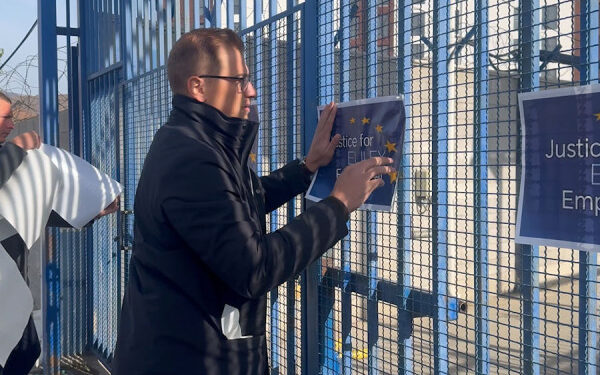 “Demokracia serbe” me aksion simbolik para EULEX-it në jug Mitrovicës