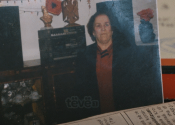 Emine Krasniqi, ndër gratë e para e cila qëndisi flamurin kombëtar