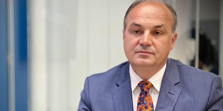 Hoxhaj për vdekjen e Liman Musliut: Heronjtë po detyrohen të punojnë në kushte të rrezikshme