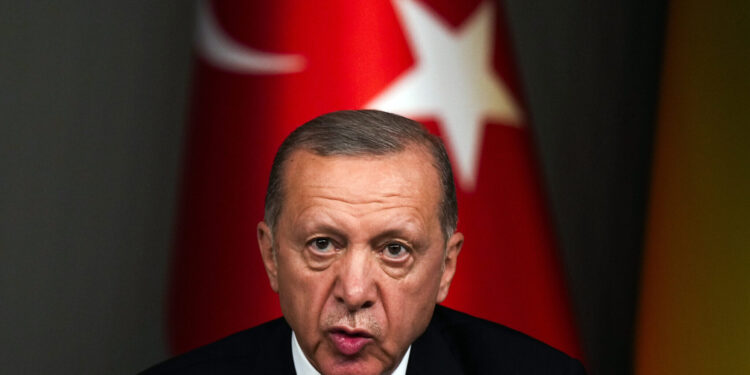 Erdogan: Shpresoj se Trump do t’i thotë Izraelit ta ndalë luftën