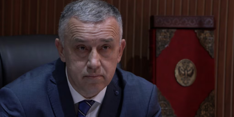 Ellek: Pres që Lista Serbe të marrë pjesë në zgjedhje