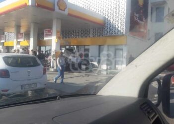 Vetura përplaset brenda një pompe derivatesh në Prishtinë – lëndohet vozitësja