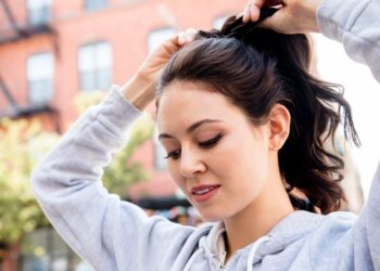 6 arsye pse ju dhembin flokët