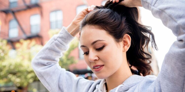 6 arsye pse ju dhembin flokët